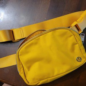 Lululemon Everywhere Belt Bag 1L